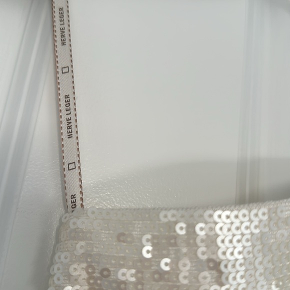 Gorgeous Herve Leger dress. - Picture 3 of 5